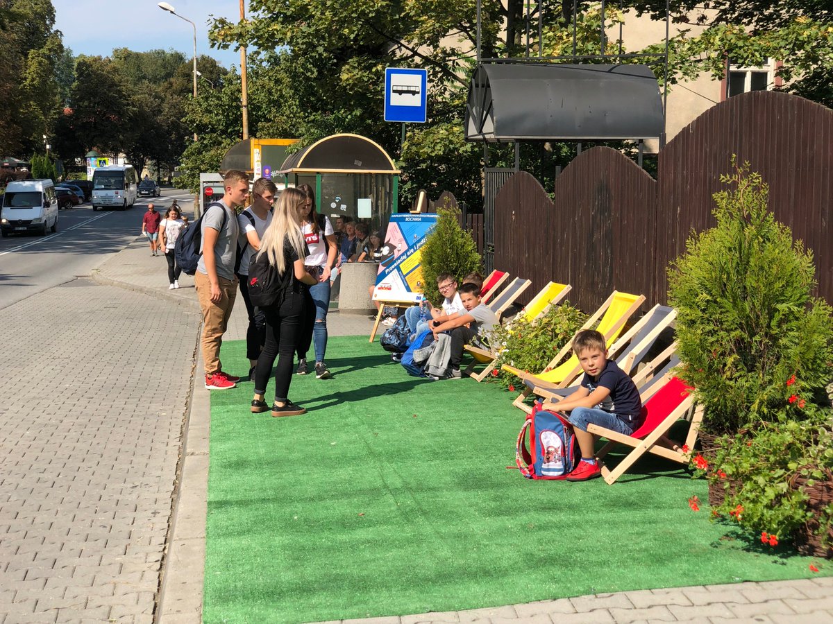 Rozpoczęły się bocheńskie obchody Europejskiego Tygodnia Zrównoważonego Transportu. 

Dziś udekorowaliśmy przystanek przy ul. Regis oraz serwujemy darmową kawę w Cafeterii Chantilly - wystarczy przyjechać rowerem, na rolkach lub hulajnodze. ZAPRASZAMY!