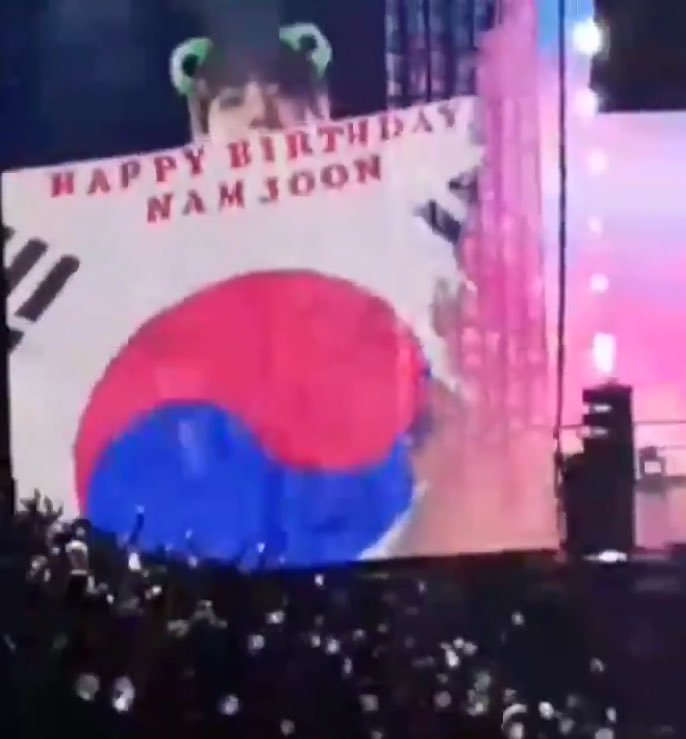 xttaqgdEn9PXjLJ's tweet image. #일본army를더이상슬프게하지말아요

진짜 오빠들의 팬이라면,너희들의 나라가 과거에 한 행동을 안다면 이런 말 당당히 할수 있나요?우린 맘고생 해가며 꿋꿋히 지켜냈는데 그거에 대한 결과가 겨우 이거라면 그쪽이 진짜 오빠들의 팬이 맞는지 의심이 가네요
미안한줄 아세요 우릴 탓하지 말고