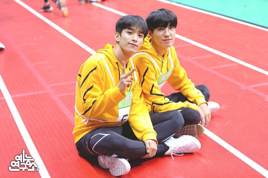 fallinwonwoo's tweet photo. 💛💛💛 https://t.co/sso7LbmC2u