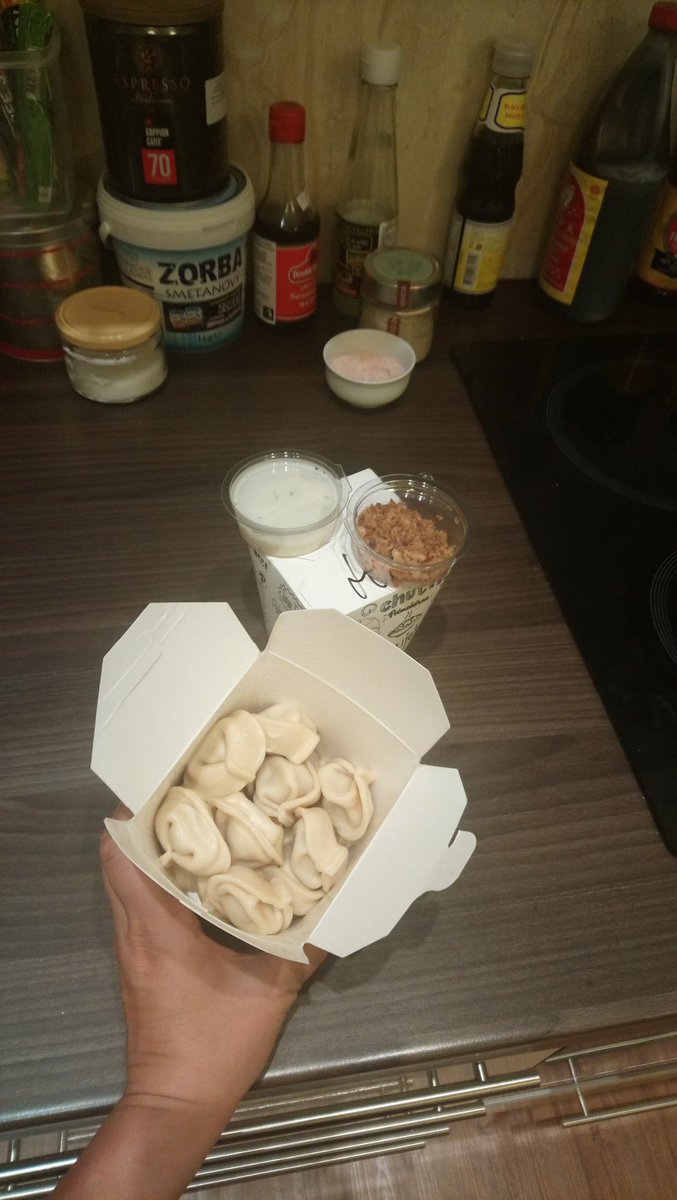 alisonaglitter's tweet photo. recently discovered a smattering of Ukranian dumpling shops in Žižkov & Vinohrady. i highly recommend anything "jahodový" which is mutton + ordering lots of crispy shallots on top. you're welcome.
🥟
#prague #pragueeats https://t.co/495HbEURQE