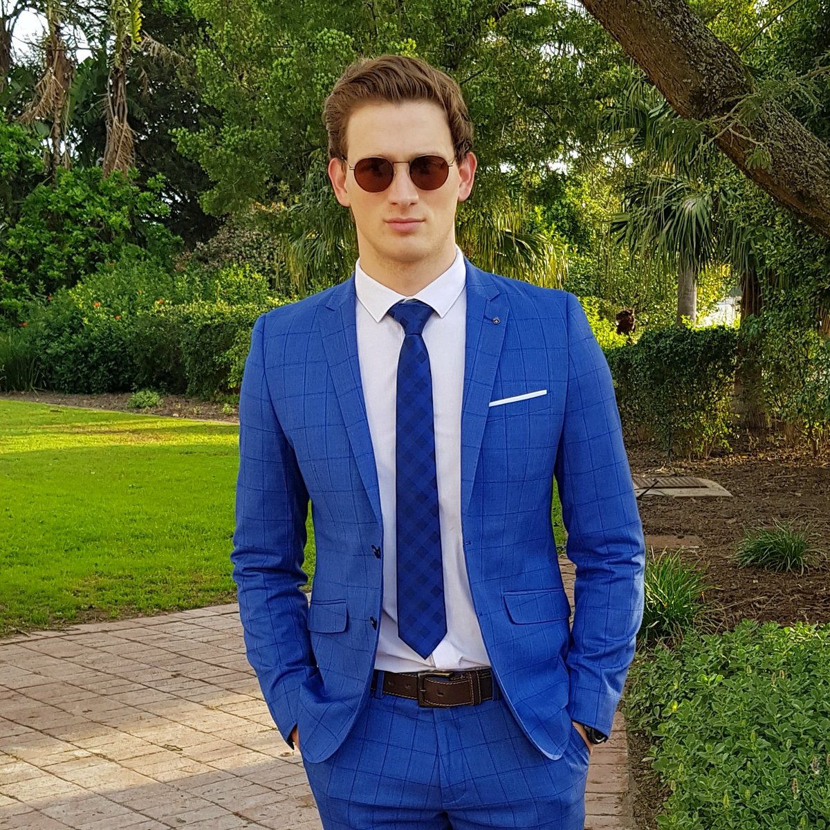 All classy over the weekend at the #yourstory2018 event... 😎👔👓
.
.
.
#amiicivision #TManStyle #classy #suitup #nature