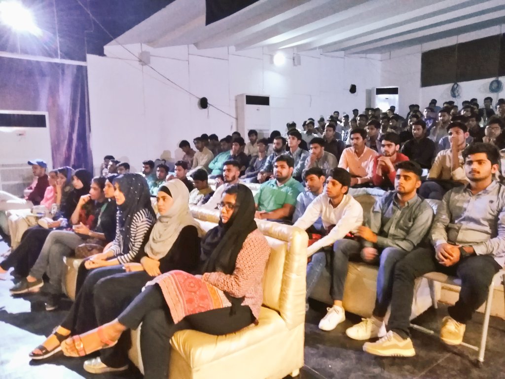 my_superior's tweet photo. Students, this is important! Get your business concepts clear and you will be able to bring value to your passions. @usama_tauqeer, Co-Founder and CEO, @AForYouth telling students to have knowledge to be successful.
#Freshmansemester #SuperiorUniversity #SuperheroJourneyBegins https://t.co/2IXNWJrVFd