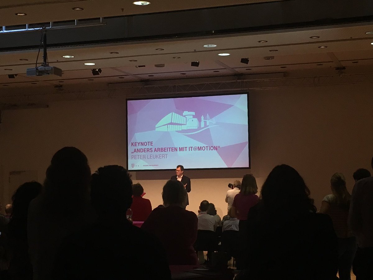 Julia12984's tweet photo. Startschuss der #andersarbeiten Woche der #Telekom im Landgrabenweg. Mit dabei, Peter Leukert mit einer Keynote über das Empowerment von Mitarbeitern und weiteren Erfahrungen aus dem IT@Motion Programm. #telekomwall #andersarbeiten #vonmitarbeiternfürmitarbeiter https://t.co/bIoBw63Nj3