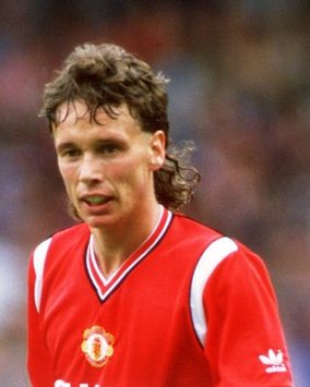 Retro Red Devils tweet media