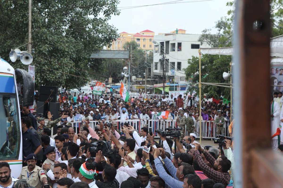 INCManipur's tweet photo. #CongressSankalpYatra  Road Show begins in Bhopal to oust the most corrupt BJP led Govt. @RahulGandhi  @INCMP https://t.co/s0RLKzFGii