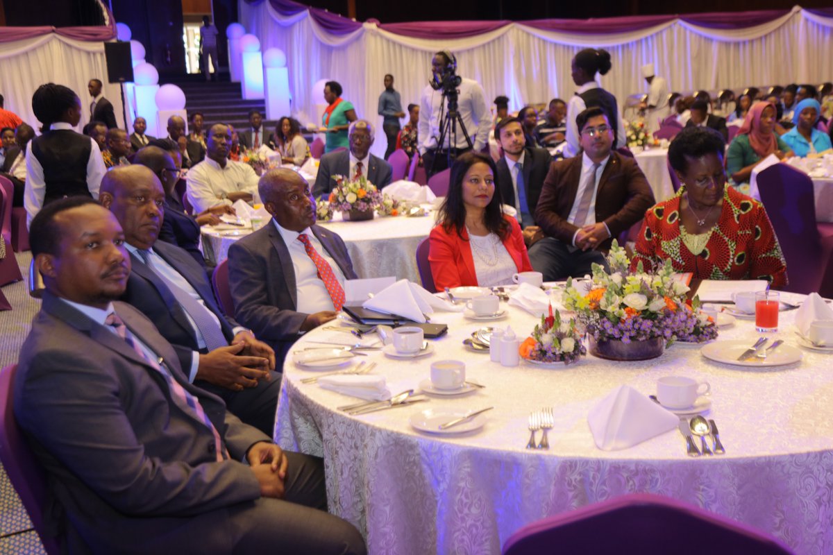 Congratulations #CiplaQCILlists on your first day of trading on the Uganda Securities Exchange <a href="/merinamato/">Mary Nyanzi</a> <a href="/mediasurgeon/">Mediasurgeon</a> <a href="/pkahill/">Patricia Kahill</a> <a href="/mumakeith/">Mark Keith Muhumuza</a> <a href="/Jude_Mugabi/">Usual Suspect 🎩</a>