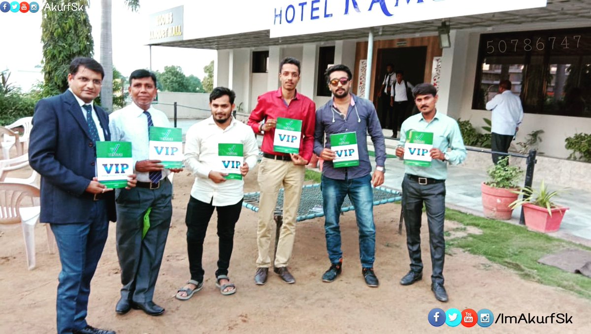 imakurfsk's tweet photo. #Vip 😍😍😍😍
Got #VipTraining
Moment Pic With #Leaders & #Team
#AkurfSk #VestigeMarketing #VestigeDubai #Vestigian #VestigeHealth #VestigeOfficial #VestigeIndia #vestigeonline #NetworkMarketing #Business #Quality #temnavestige https://t.co/y9TDCRCfi8