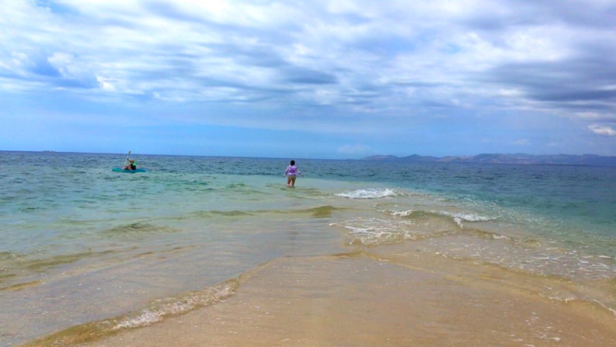 mon_chan0623's tweet photo. 1日中小さな��でまったり🏝🏊♀️ 3日目🍹
#Fiji #WhalesTale #SchoonerIsland https://t.co/DWtIwewmGy