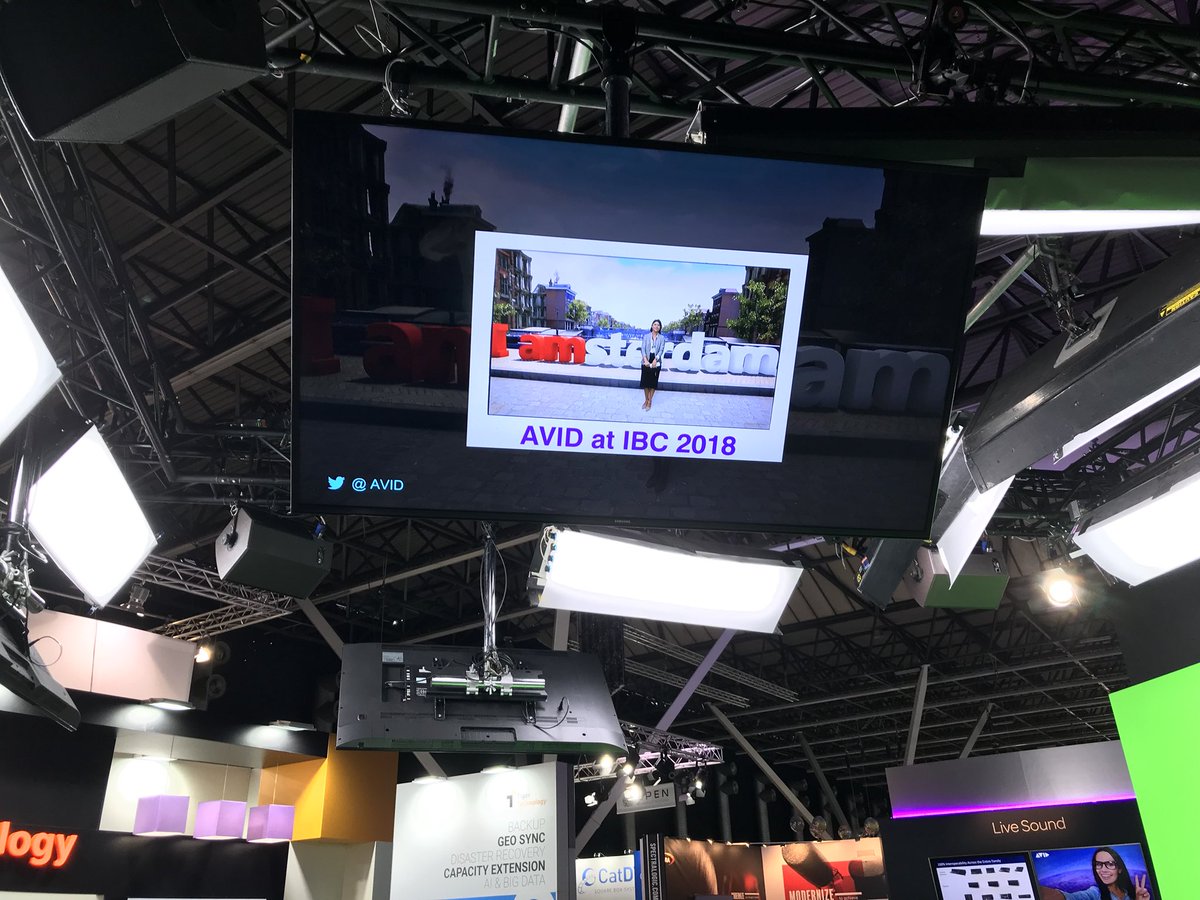 azulefinance's tweet photo. Green screen at avid #avid #IBC2018 #azule #affordingcreativity https://t.co/HqotgtGtqm