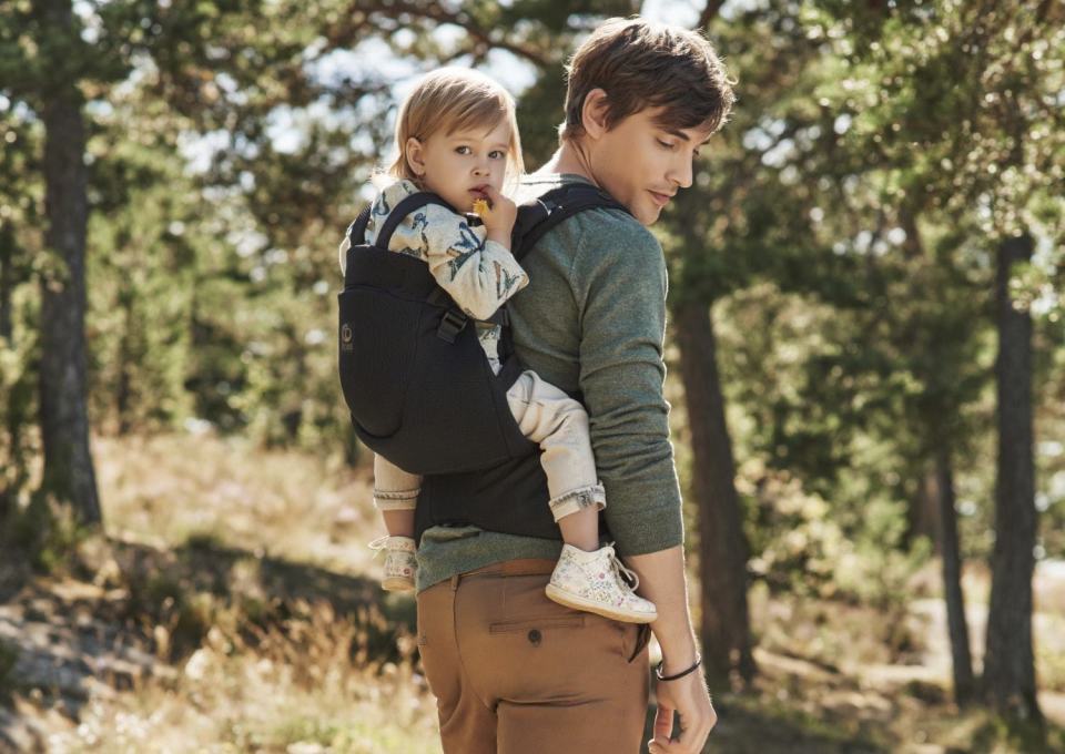 Ga jij graag met je kids op pad? Dan zijn dit echt onmisbare items! Enne... we geven een super handige #Stokke MyCarrier-draagzak weg! Check it out >> bit.ly/on-the-go-items
