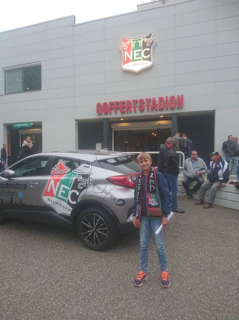 De winnaars van onze kaartenactie voor <a href="/necnijmegen/">N.E.C. Nijmegen</a> - Jong PSV hebben genoten! Ondanks de weggegeven voorsprong zorgde de late gelijkmaker voor blije gezichten. 😀
Wil je ook een keer naar een wedstrijd in de Goffert? Houd dan onze Facebook pagina in de gaten!