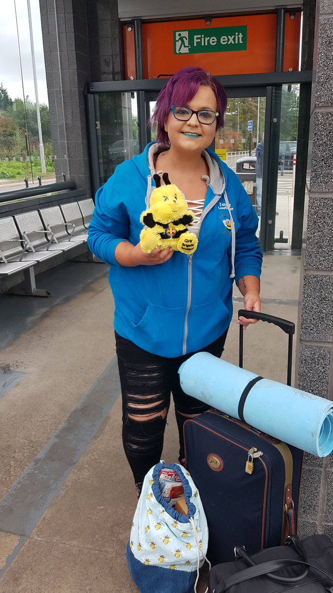 Sproglet13's tweet photo. Well we are off to #YLFest18 buzzzzing! #GBistheplacetobee #DukeofEdinburghAwardGold #Residential #BeeAdventures @gbinscotland @GBSChiefExec https://t.co/6sn90znCnb