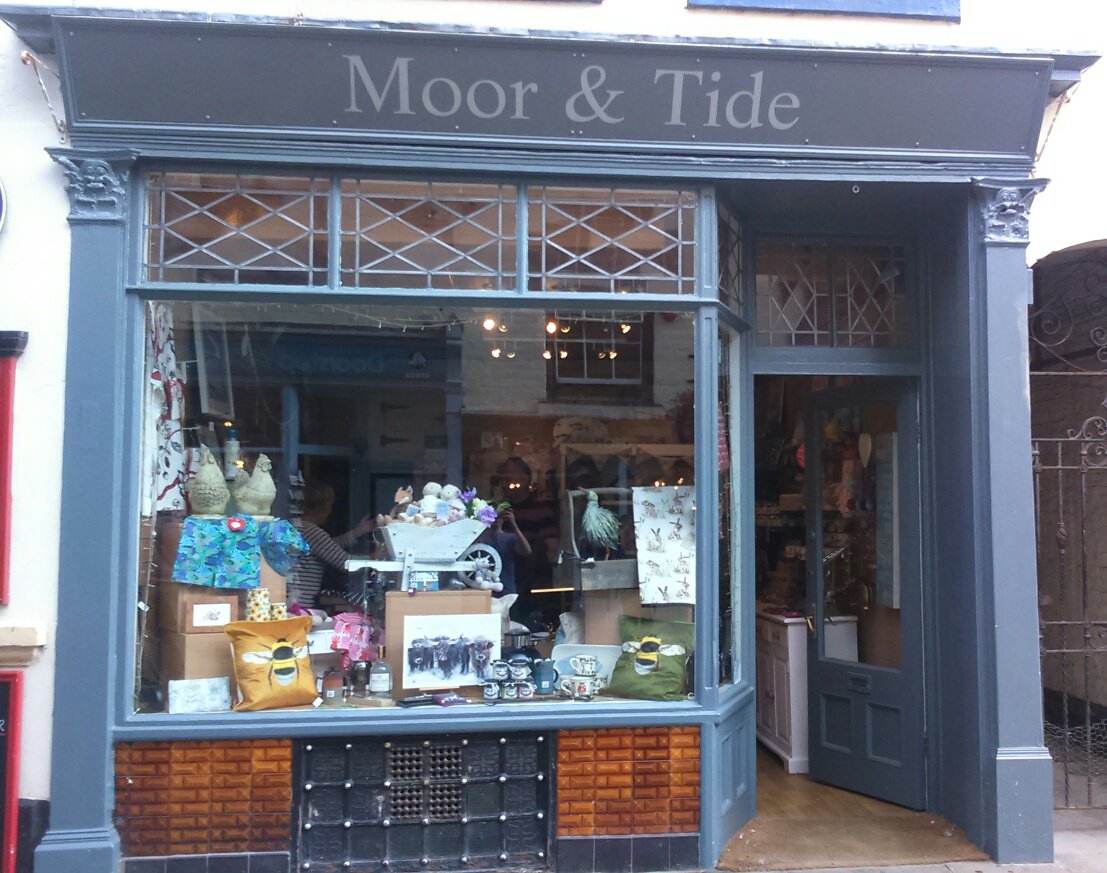 Still feeling warm today so why not pop down and check out our vast range of gin, vodka, whiskey and rum! 
Not to forget we also have a wide range of other surprises perfect for gifts or a treat for yourself.
Open today till 5pm at 90 church street, whitby
#Whitby #whitbygin