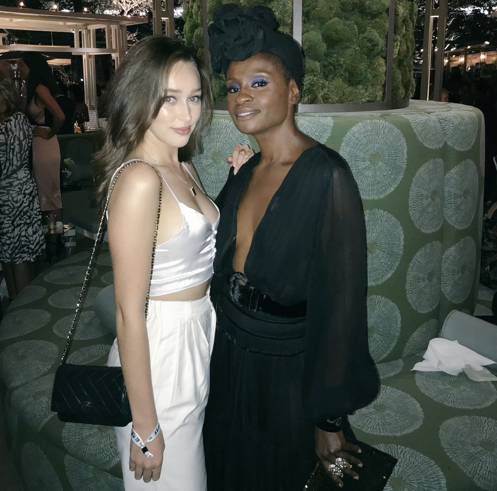 heda_clexa's tweet photo. now this is what i call A GLOW UP https://t.co/PZdJQm7RTF