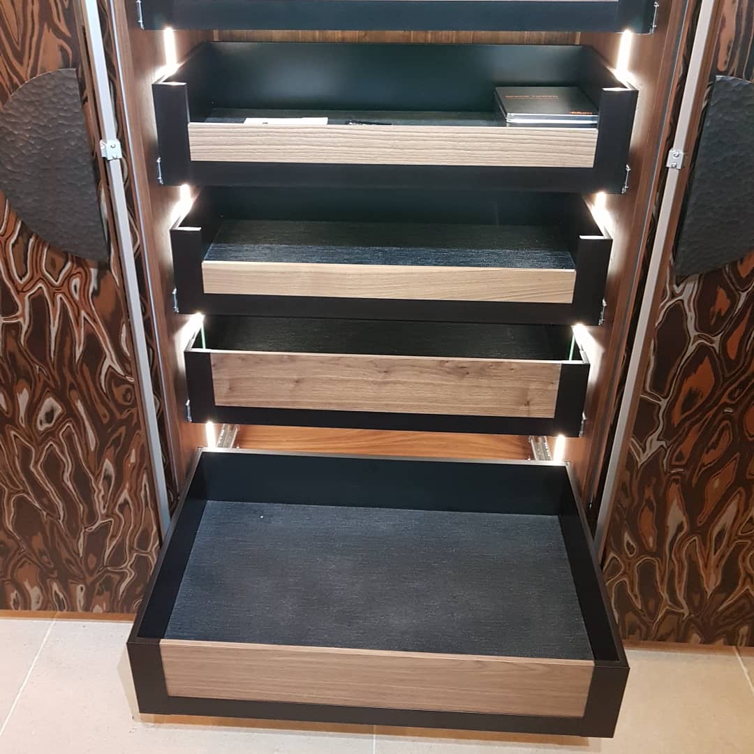 Stylish and function kitchen storage solutions by <a href="/blumuk/">Blum UK</a> #thinkdifferently #spacetower #walnut #bespoke #interiors <a href="/JosephGilesLtd/">Joseph Giles</a> the perfect finishing touch with stunning handle choice.......#thinkdifferent