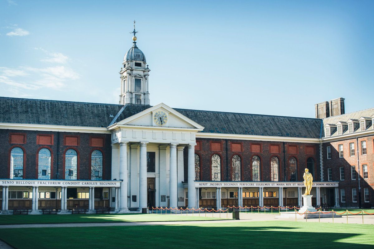 InsideUVL's tweet image. #DYK that the Latin inscription above the colonnade at @EventsRHC reads... "For the succour and relief of veterans broken by Age and War founded by Charles II enlarged by James II and completed by William and Mary in the Year of our Lord 1692" #UniqueFeature #UniqueVenue