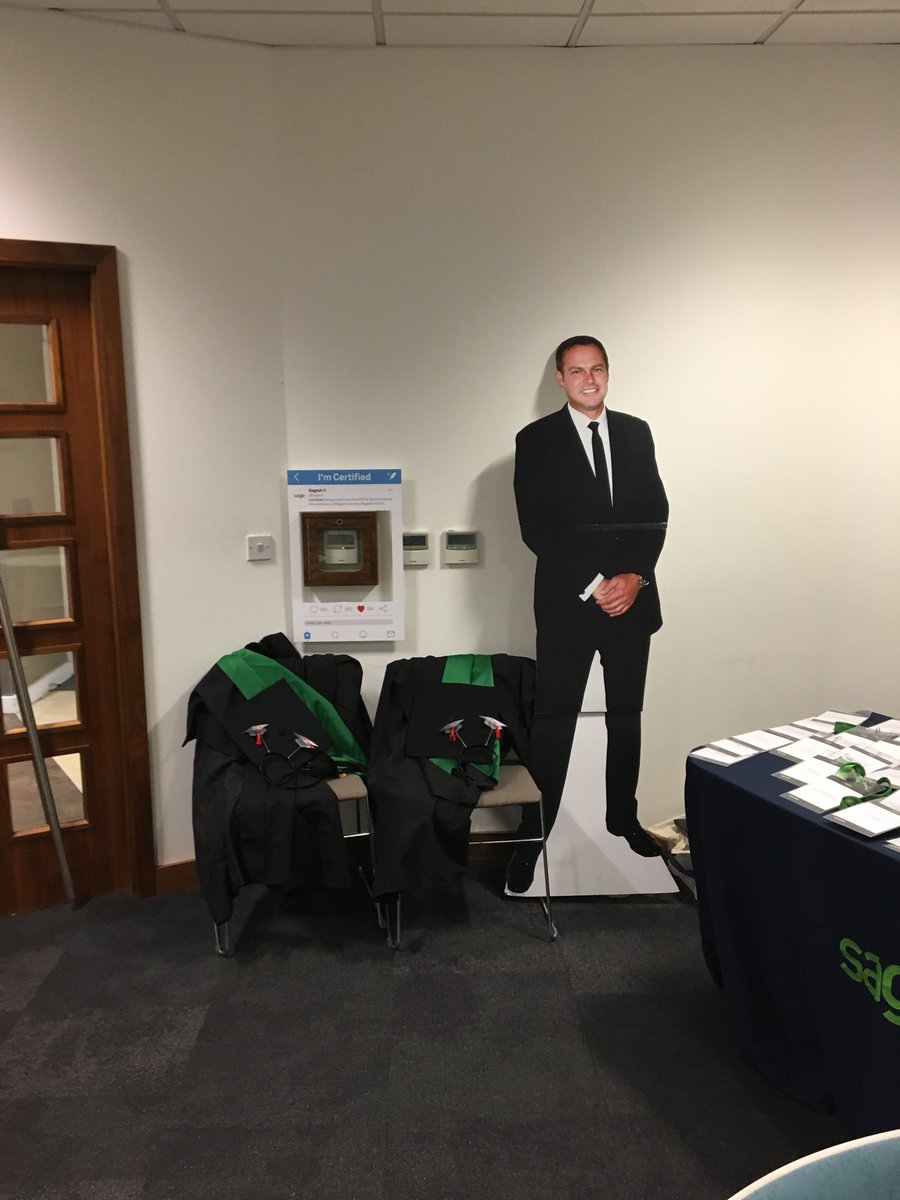 .<a href="/sageuk/">Sage UK</a> Professor <a href="/alex_irving_85/">Alex Irving</a>  full house in Warrington #sageuniversity join the selfie competition