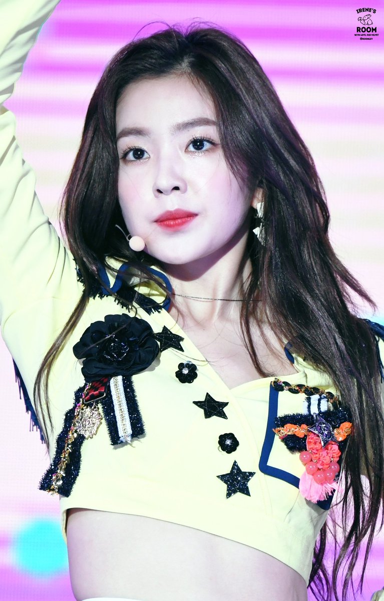 SaintpauliaRV's tweet photo. 180905 DMC 콘서트
#레드벨벳 #아이린 #RedVelvet #IRENE HQ 7p
신이 인간 세상에 잠시 내려온 거야...ㅠㅠ
->https://t.co/XueiSHqqL7 https://t.co/9lNd6UhCUe