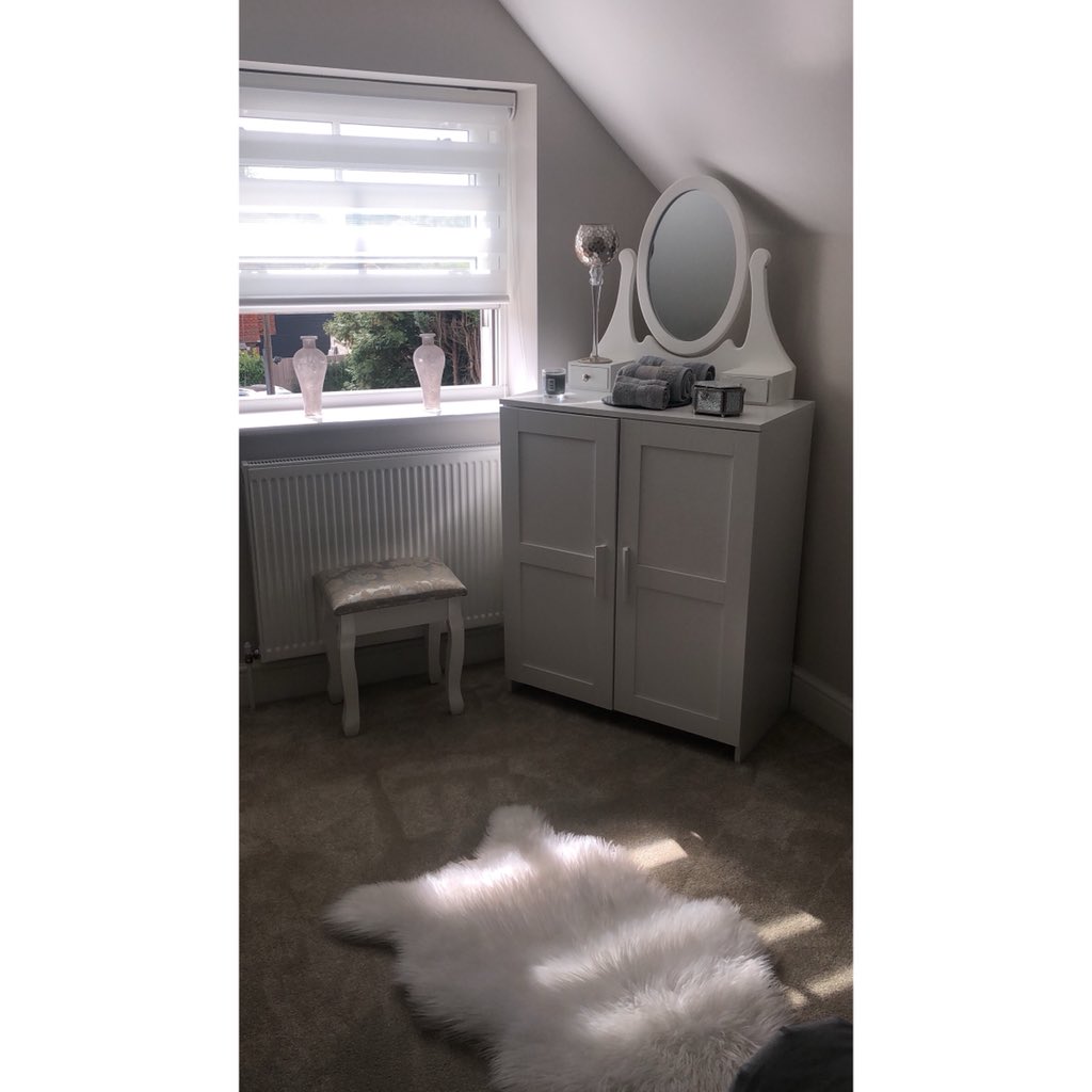 InteriorMalo's tweet photo. Bedroom ideas. Lovely corner ideas from Malo Interior. It’s all about eh  positions #interiordesign #interiordesigning 🌿 https://t.co/VfWMgEo1Fs