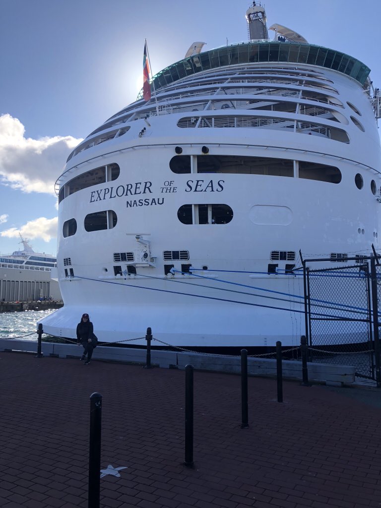 GinaGrad's tweet photo. Big boat, small alley, big theatre, small scotch flight, big fun.
#CAST3 @AdamCarollaShow #CarollaCruise #VictoriaBC #FanTanAlley @RoyalCaribbean https://t.co/ddFitEj5n0