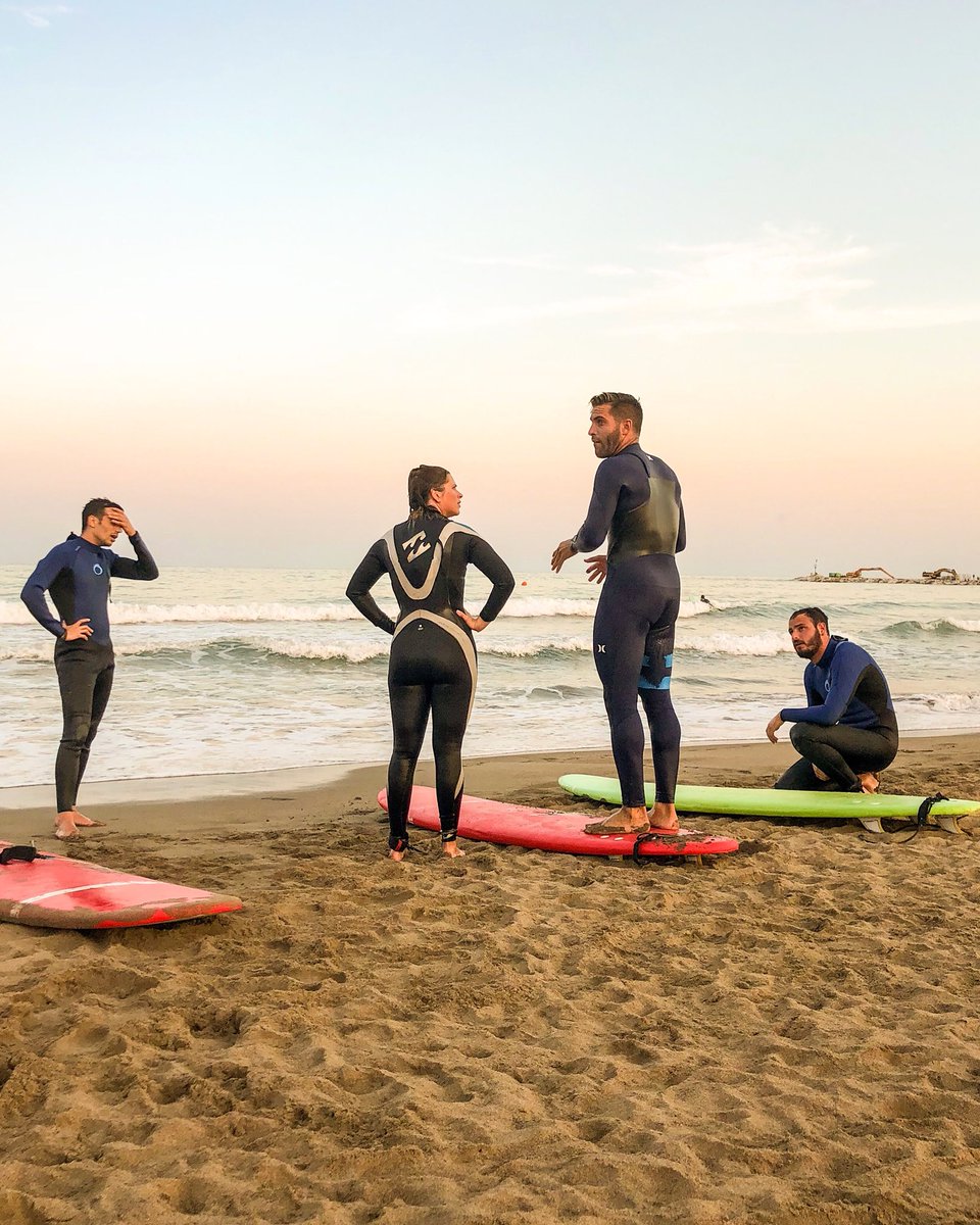 lamardebienco's tweet photo. SEPTIEMBRE EL MES DE LAS OLAS!!🏄🏄‍♀🌊🌺 Tenemos CLASE DE SURF para todas las edades y niveles HOY LUNES 17 a las 18:30h! En La Playa de la Misericordia (Málaga) 📍🌴
INFO &amp; RESERV 646 755 927 📞

No queremos que vuelvas a la rutina, SEGUIMOS SURFEANDO!😄🌊🏄🏽‍♀🏄🏽‍♂🤙🏽 https://t.co/HegiUWY4wi