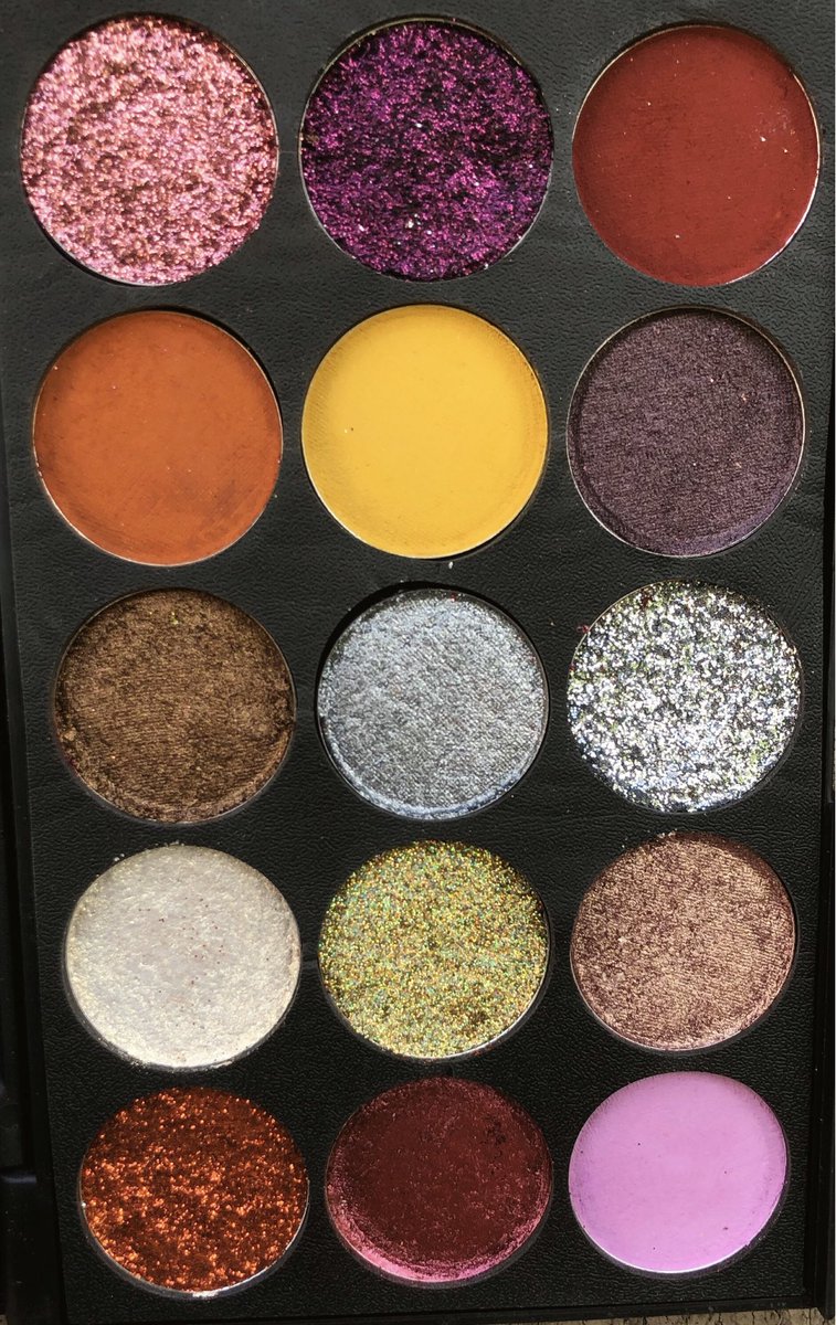 ToriRoseCos's tweet photo. 2018 Autumn palette is live now 
15 shade palette 
4 mattes
5 glitters
6 shimmers 

They cost $40 (valued at $115) 
I’m super proud of this it took forever for my vision to come alive. Let me know what you think!! 

https://t.co/RCD6WYIbnV…

of course it’s vegan &amp; cruelty free https://t.co/Q1MBhiZNG7