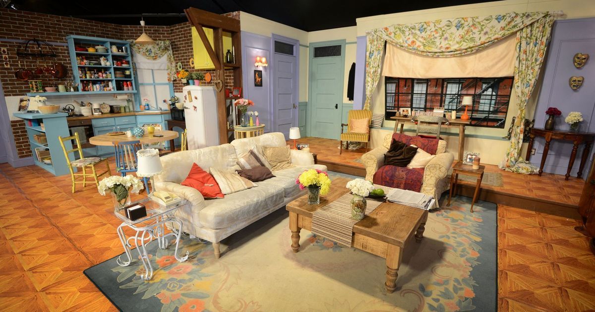 entertee's tweet photo. As fans of this New York sitcom, it's awesome to see the return of the @FriendsFest tour this year, and we are happy to be onboard again in the South East for London and Brighton. One of our favourite iconic sets... #FriendsFest #entertee #Brighton #London https://t.co/VvRCQ641qo