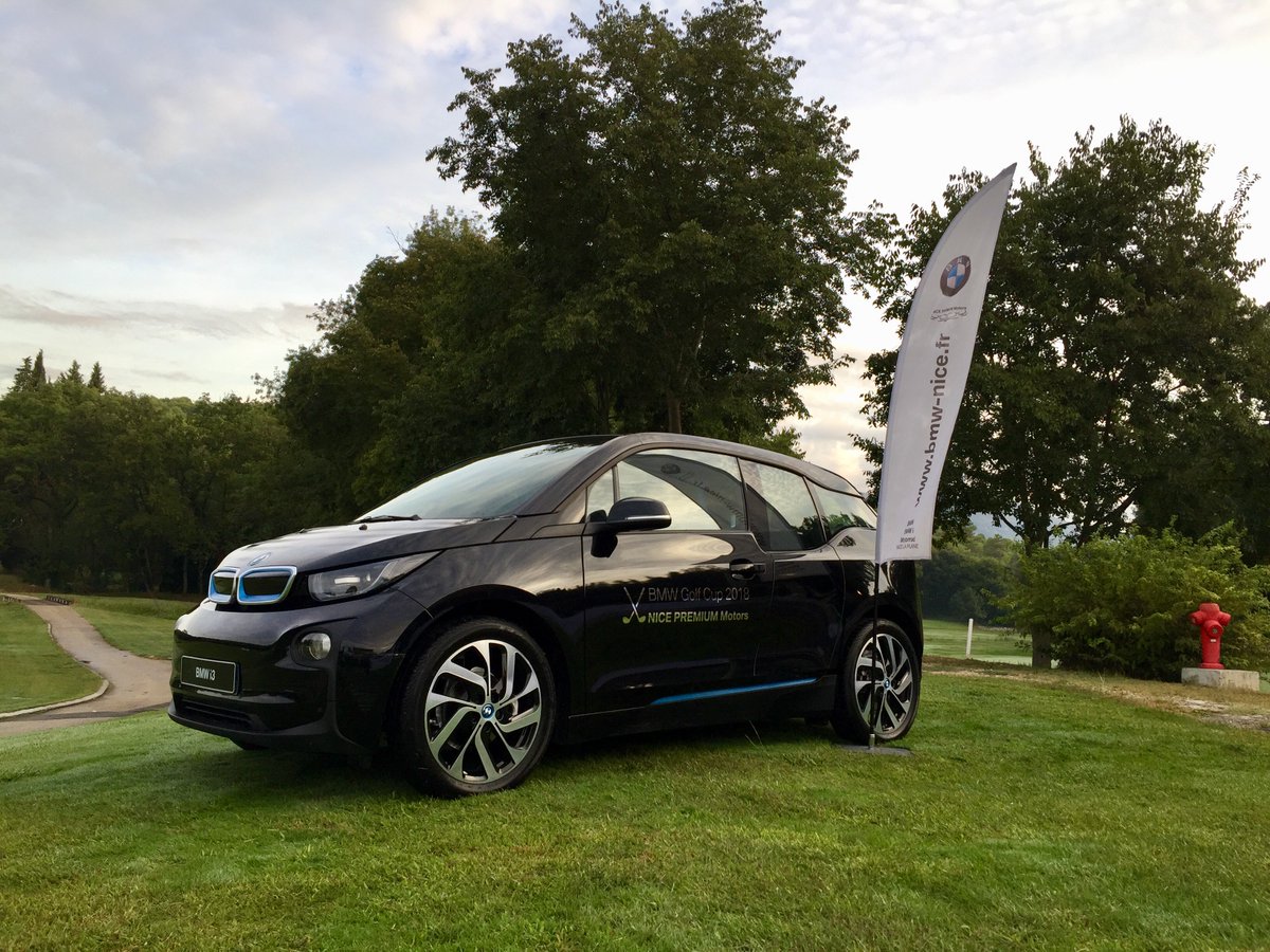 BmwNpm's tweet photo. Hier, nos clients golfeurs ont pu montrer leurs plus beaux swings lors de la BMW Golf Cup 2018. 
Encore une belle journée pour nos clients.
#experienceclient #satisfactionclient #NPMexperience https://t.co/xj3OsE04Un