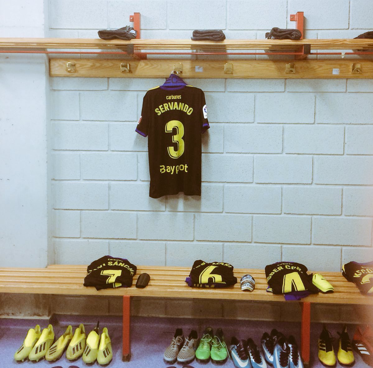 #AlbaceteCádiz #LaLiga123

La camiswta de nuestro capitán @servando_sanxez no falta en el Carlos Belmonte. #FuerzaServando