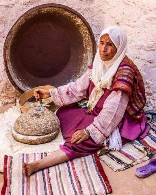 06402023F's tweet photo. Midenizı Başkasının Ekmeğine!
Sırtınızı Başkasının Elbisesine!
Ve Cebinizi Başkasının Parasına Alıştırmayın..
...
Bereketli bir hafta olsun inşallah
Hayırlı sabahlar VEFALI KULLAR...😊😊😊 https://t.co/TTlzeaEPfX