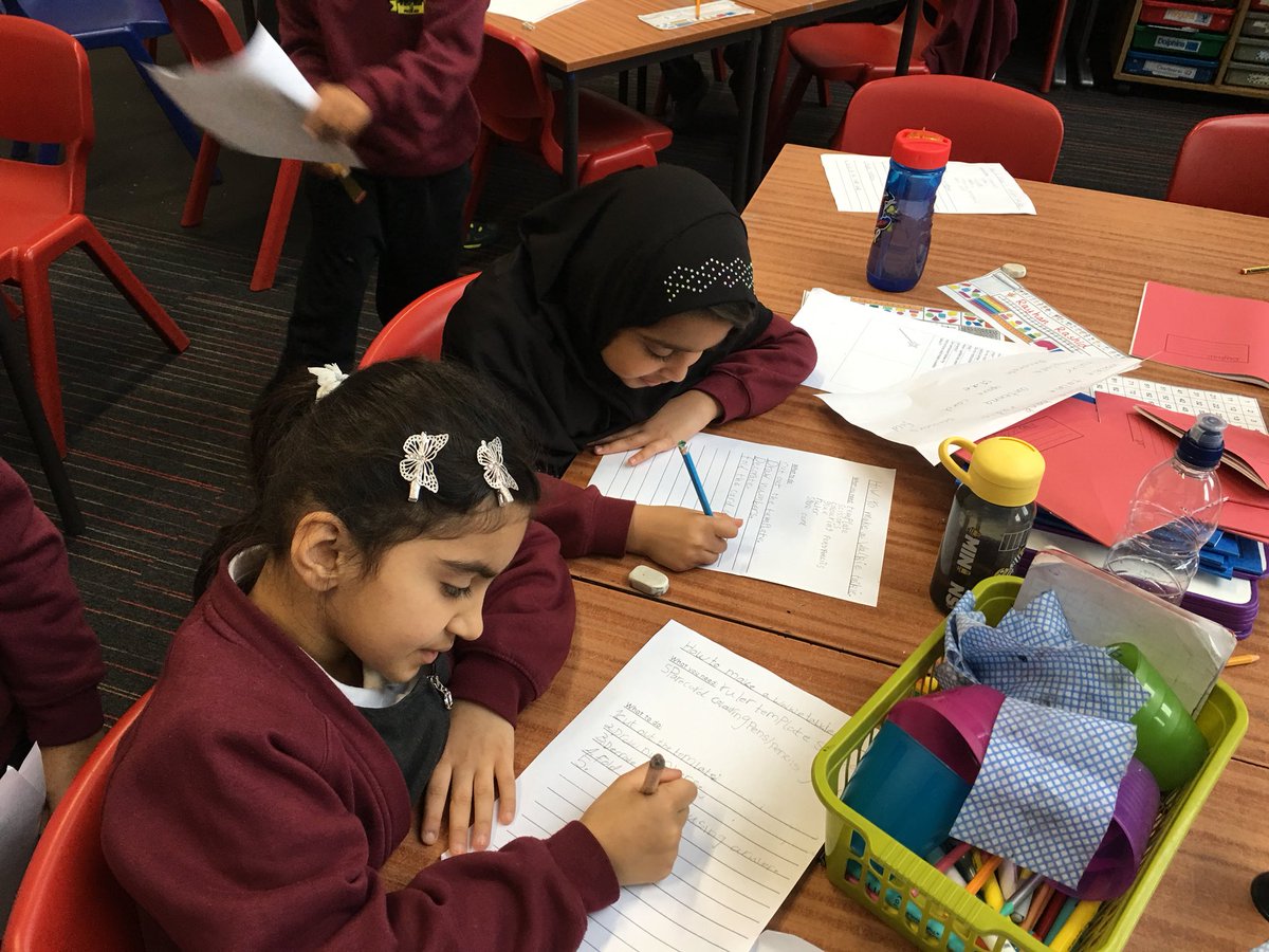 pollokshieldsps's tweet photo. Some fabulous writers in P4 today as we created instructions on how to make a walkie talkie. P4 are learning about the Emergency services as part of their IDL #joiningupthelearning https://t.co/C82EYykPkm