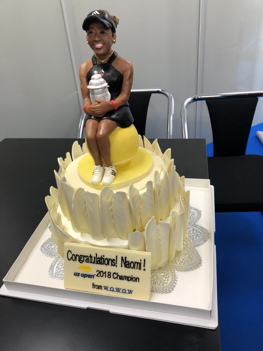 Wowowテニス A Twitter 東レppoテニス に出場する 大坂なおみ 選手に 全米op優勝を祝し Wowow から特製ケーキをプレゼント とても喜んで頂けました Wowowでは大会の模様を連日生中継 さらに今夜10時には日本人初のgs優勝の裏側に迫るスペシャル特番も放送 Wowowテニス A Twitter 東レppoテニス に出場する 大坂なおみ 選手に 全米op優勝を祝し Wowow から特製ケーキをプレゼント とても喜んで頂けました Wowowでは大会の模様を連日生中継 さらに今夜10時には日本人初のgs優勝の裏側に迫るスペシャル特番も放送