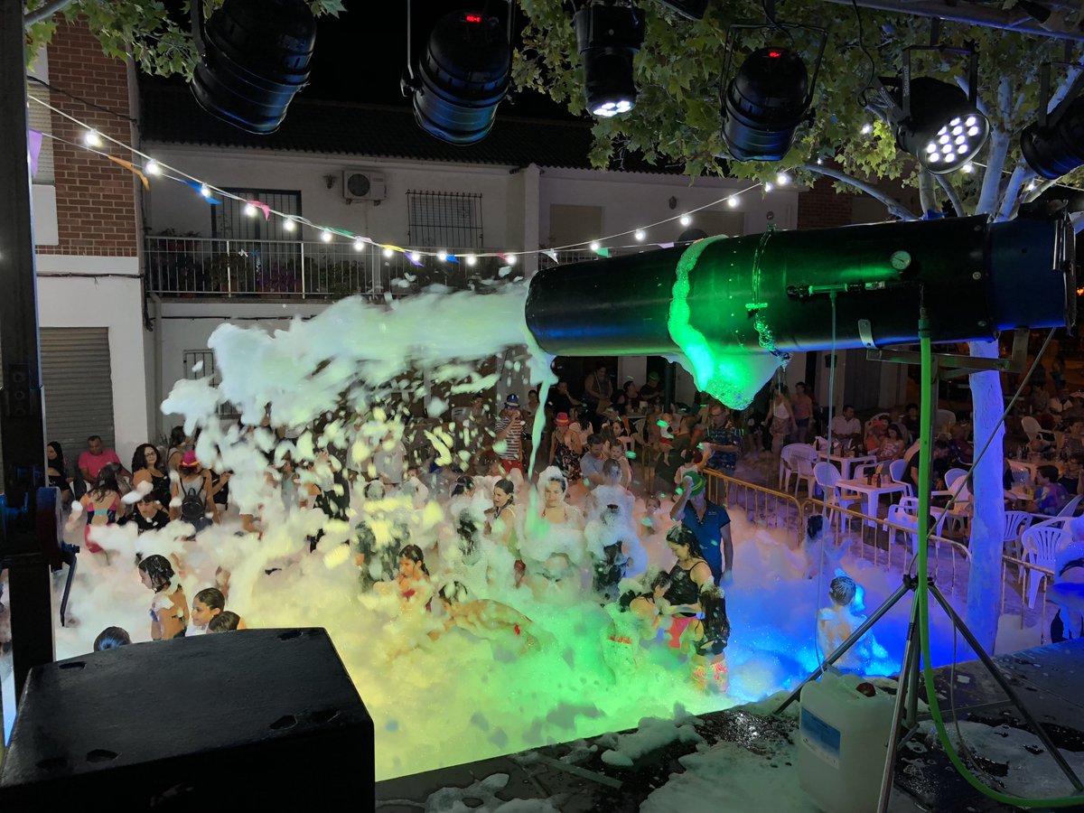 EnanoVerdeEs's tweet photo. ¡¡Nunca es tarde para una fiesta de espuma!! Despide el verano con una gran fiesta con tus amigos. https://t.co/3ja54jQeoy