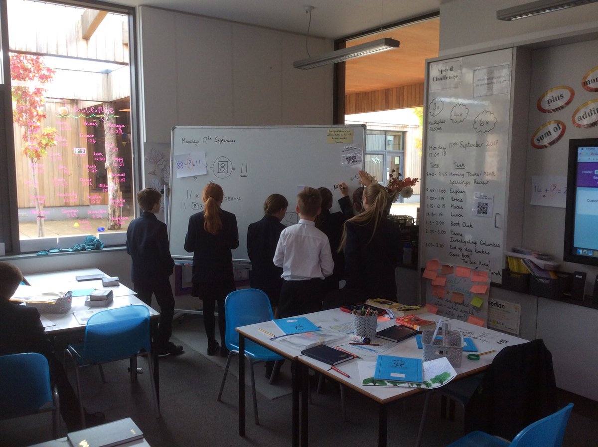 Classof206tLTPA's tweet photo. Calculating missing numbers using the inverse #usequestionsfromFridaytests #reactiveteaching https://t.co/H9eSm45Ssx