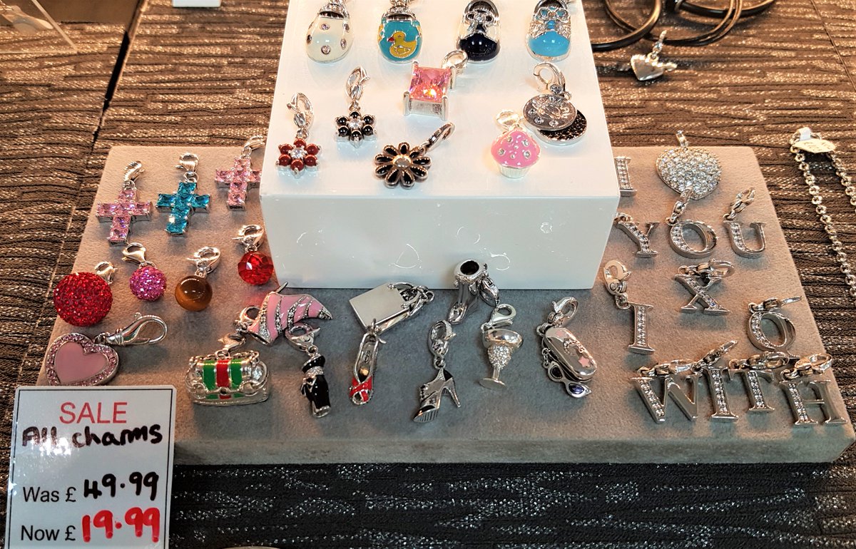 VHJewellers's tweet photo. Looking for something cute and simple? We have a range of charms that make a sweet little gift for a good price! 

#victoriahighfield #heatonmoor #jewellery #charms #gifts https://t.co/cbbZUPD9Kx