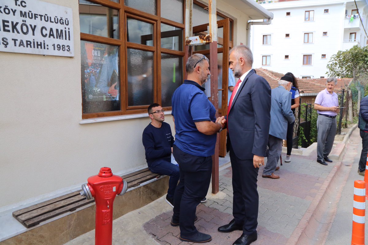 Merkez mahallemizde Çekmeköy camiinde öğlen namazının ardından cemaatimizle sohbet ediyoruz.