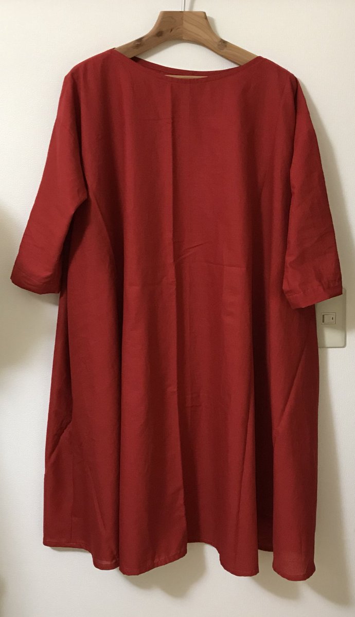 Touf Na Twitterze フレアプルオーバー大も作ってみた 布は夏にnaniiroのワンピースを作ろうと思って結局作らなかったコットンリネンレジェールを横地で取りました 透けます 身幅がめちゃくちゃ大きいです