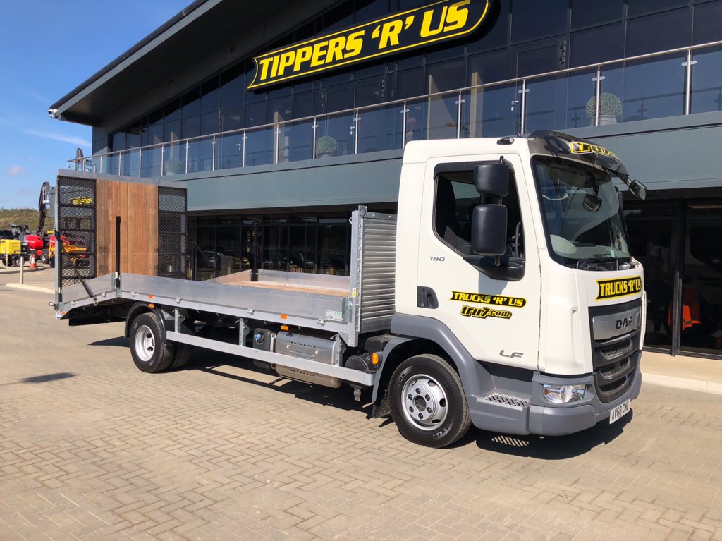 We have beaver tail trucks for self drive rent from 7.5 ton to 32 ton gvw contact Hire@tru7.com.  tru7.com