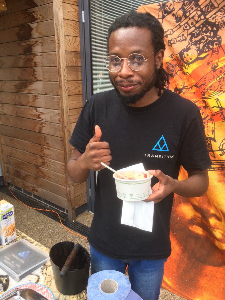 primroseraw's tweet photo. Couple of photos of people enjoying our yummy food at the Health &amp; Well-being Festival. Glorious day; lovely vibe. @juliettesnews @The_TransitionC https://t.co/kMXM6WKtv0