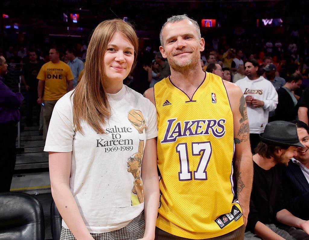 by_rhcp's tweet photo. Feliz aniversário, Clara Balzary! Clara com seu pai, Flea #flea #clarabalzary #balzary #michaelbalzary #michaelfleabalzary #michaelbalzaryflea #bassplayer https://t.co/Y8J2ER2zBS