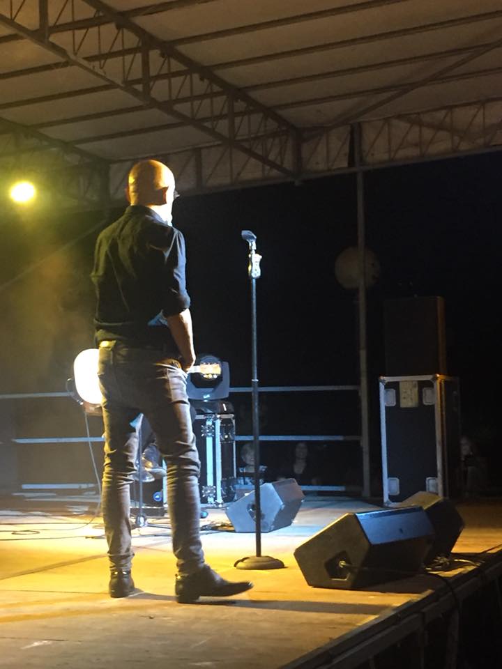 OfficialJoeeJoe's tweet photo. @enricoruggeri live @ #Muggiò (MB) - Set Acustico - 15.9.2018
#EnricoRuggeri #SetAcustico #joeejoe #VillaCasati https://t.co/VauZkUs8L0