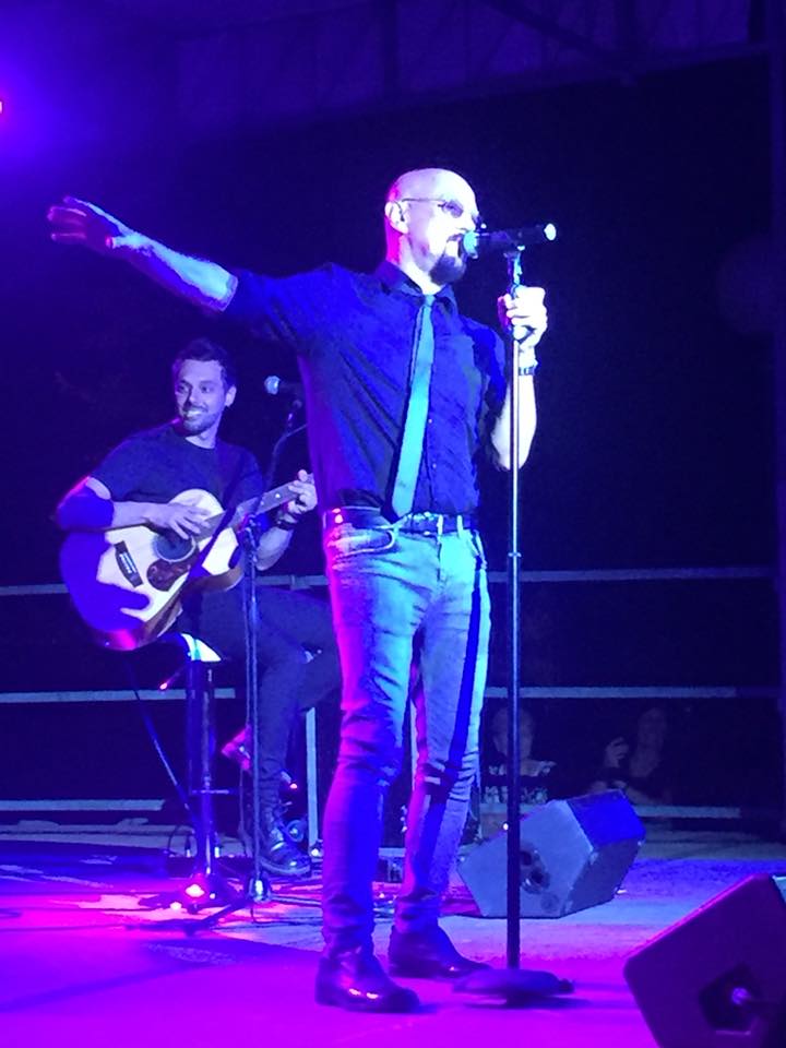 OfficialJoeeJoe's tweet photo. @enricoruggeri live @ #Muggiò (MB) - Set Acustico - 15.9.2018
#EnricoRuggeri #SetAcustico #joeejoe #VillaCasati https://t.co/VauZkUs8L0