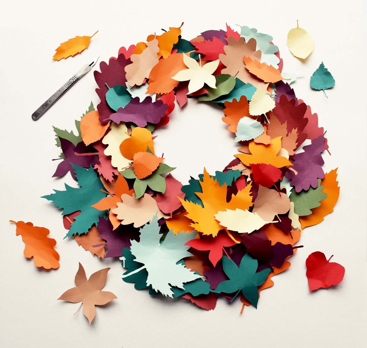 ogildersleeve's tweet photo. Had a lot of fun creating this autumnal cover artwork for the weekend's @guardian #Review featuring the '50 biggest books of autumn' https://t.co/jbzTYZlwaU 🍁🍃🍂🌿 Art Direction by Bruno Howard 🙌 #papercut #autumn #fallleaves #Guardian #RobertGalbraith https://t.co/6uAfbWCskh