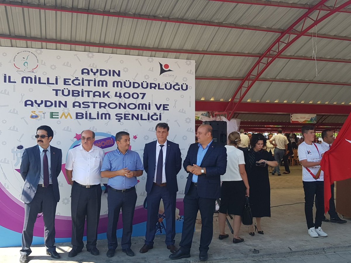 Aydin il Milli Egitim 50.000 öğrencinin katılımıyla muhteşem bir bili şenliği düzenliyor. Türkiyenin en iyi bilim merkezlerinden birisi yine Aydin'da açılıyor. <a href="/bycandiroglu/">Bilal Hoca</a> <a href="/UgrKadioglu/">Uğur KADIOĞLU</a>