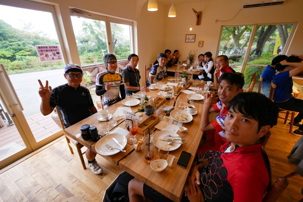 YSTC2013's tweet photo. 9/16(日)は「湘南平とパンケーキライド」を行いました。難所は通称パンダ坂ストレート区間(約13%)全員無事完走!ご褒美は、おしゃれな雰囲気の「湘南リトルツリー」さんにて、ホットケーキやフルーツサンドを!美味しかったです♪
#YSTC #湘南平 #ロードバイク乗りと繋がりたい #湘南リトルツリー https://t.co/l2hZIfWGpG