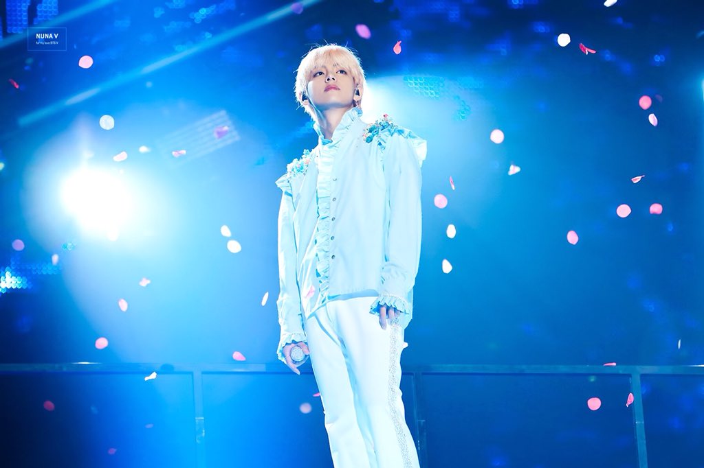 a______momo's tweet photo. 4次元…………やばみ https://t.co/zVXSskp5nw