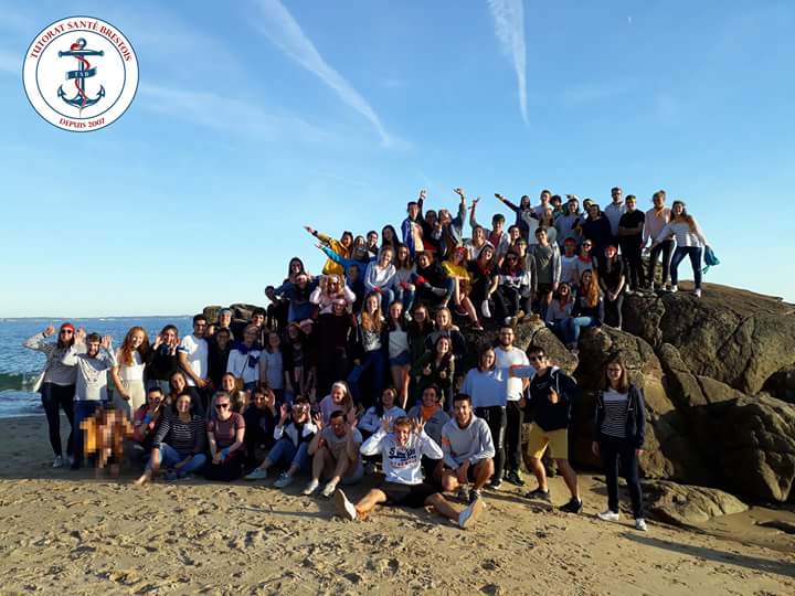 TutoratBrest's tweet photo. Ce we a eu lieu la première édition du Week-end de Formation des Tuteurs #WEFT2018 composé de diverses #formations agrémentées de jeux afin de renforcer la cohésion 😊
La nouvelle promo de #tuteurs est prête pour vous faire des colles époustouflantes !
#pacesbrest #tutobrest https://t.co/7CudaS7qoL