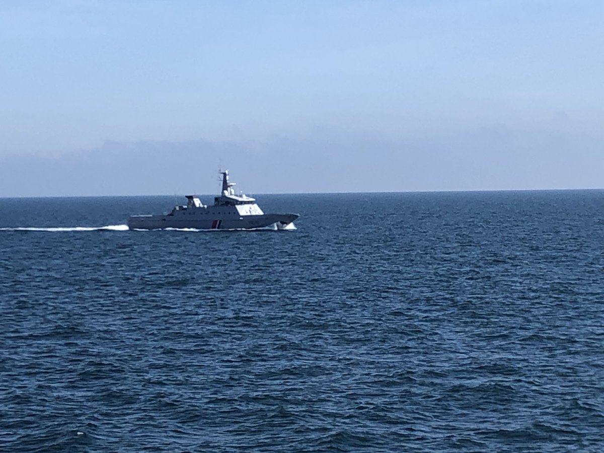 HMS_MERSEY's tweet photo. A superb morning of training, learning and joint co-operation with our French counterparts. @The_MMO @RoyalNavy @NavyLookout @MarineNationale #protectingourhomewaters #itsallaboutthefish https://t.co/koXEFbFXOm