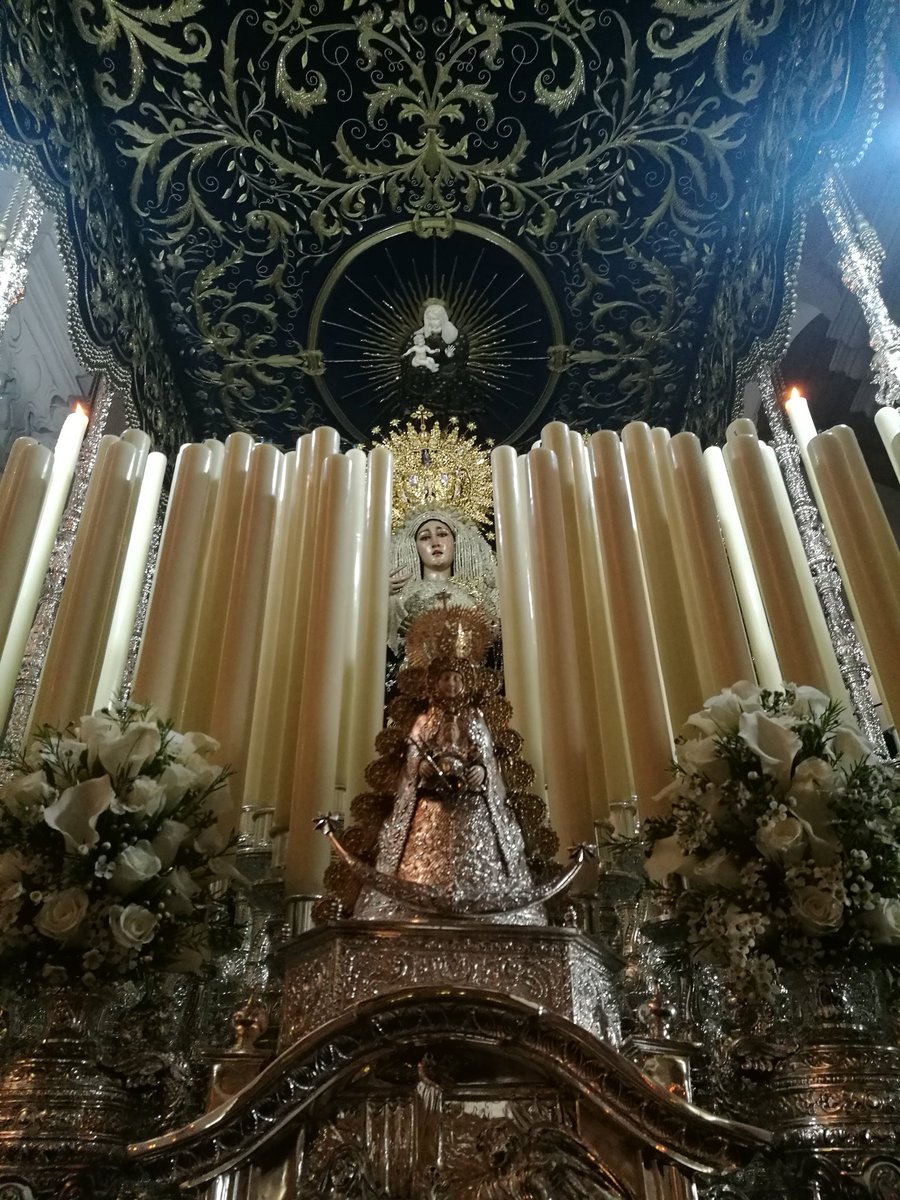 Rocío, Amargura y Cinta

#todosbajoelmismomanto