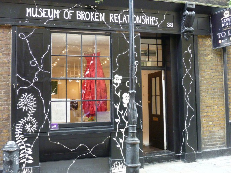 WalkFrodo's tweet photo. Museum of Broken Relationships, Zagreb, Croatia:
From romances that withered to broken family connections, this wonderfully quirky museum explores the mementos leftover after a relationship ends.
#Croatia #museum #explore #travelblogger #walkfrodo https://t.co/2WXe2sd3TI